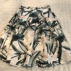 Boutique pleated print skirt size large
